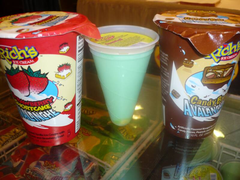 Ice cream novelties bars at your company picnic Michigan